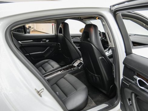 Used 2014 Porsche Panamera S image 47