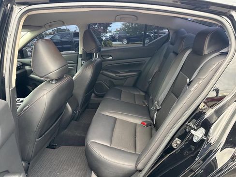 Used 2021 Nissan Altima 2.5 SR FWD image 11