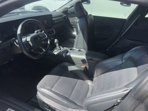Used 2024 Ford Mustang GT Premium image 4