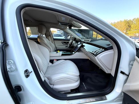 Used 2022 Mercedes-Benz S 580 S580 4MATIC w/ AMG Line Package image 15