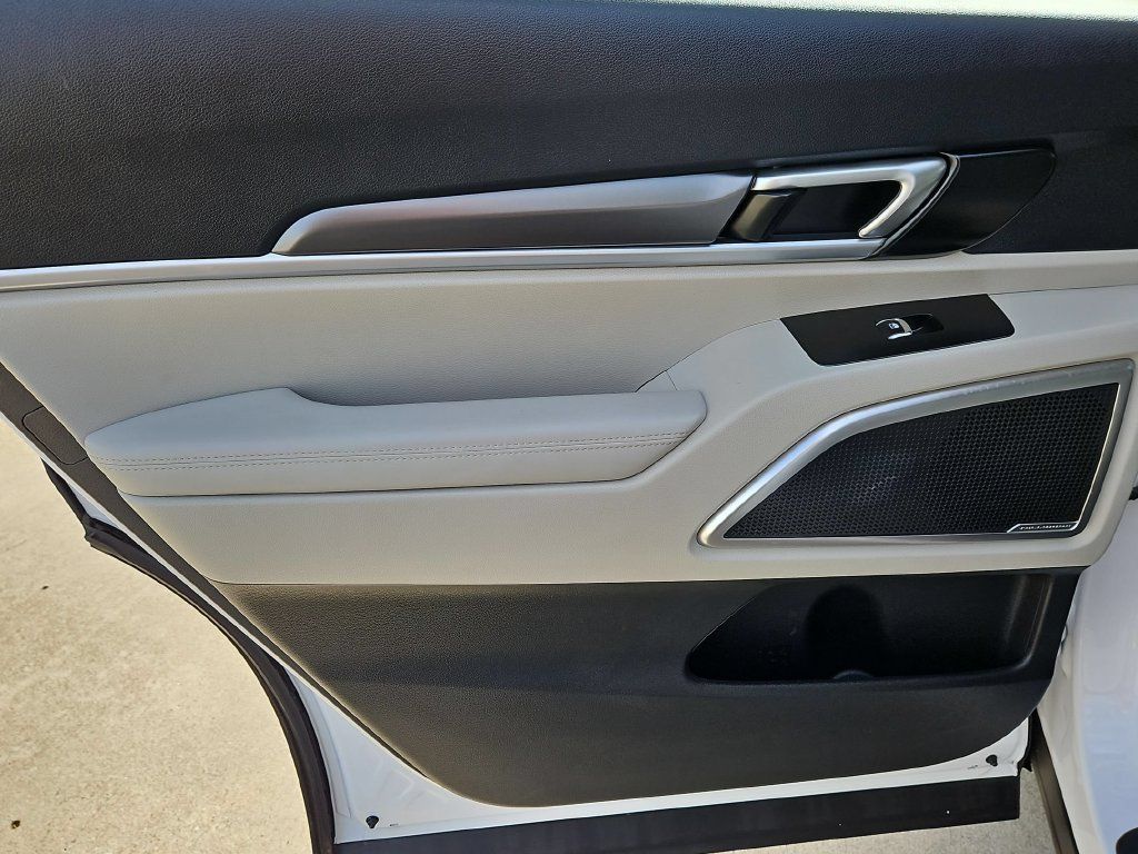 Used 2025 Kia Telluride S FWD image 27