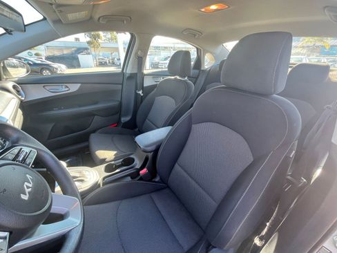 Used 2023 Kia Forte LXS image 27