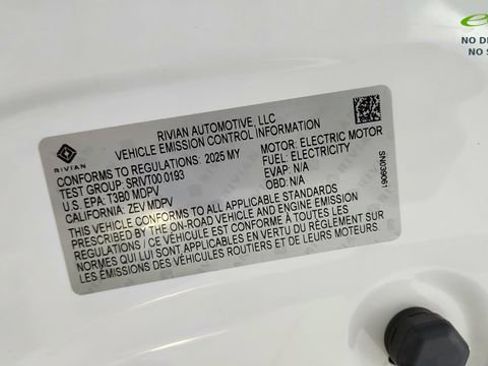 Used 2025 Rivian R1T Premium AWD/4WD image 60