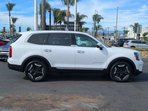 Certified 2023 Kia Telluride S AWD/4WD image 2