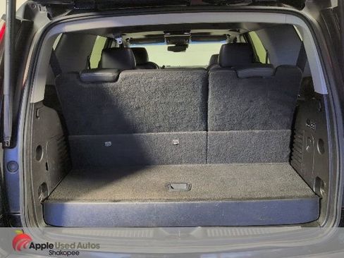 Used 2015 Cadillac Escalade Luxury image 7