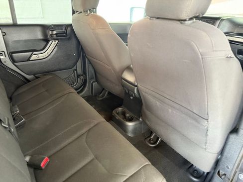 Used 2018 Jeep Wrangler Unlimited Sport S image 48