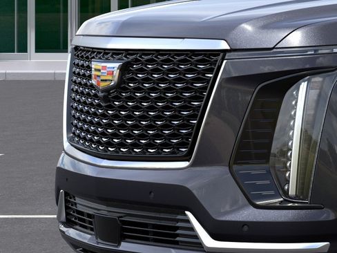 New 2026 Cadillac Escalade ESV Luxury AWD/4WD image 13