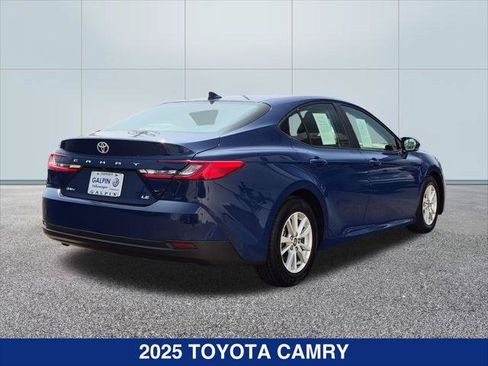 Used 2025 Toyota Camry LE FWD image 5
