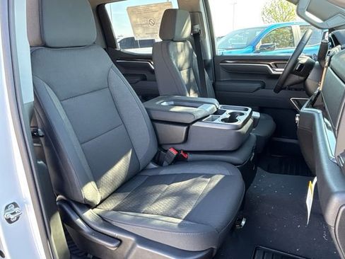 New 2026 GMC Sierra 1500 SLE image 24