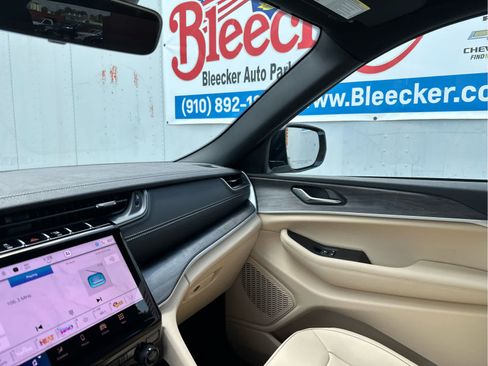 New 2025 Jeep Grand Cherokee Limited w/ Trailer Tow Package image 42