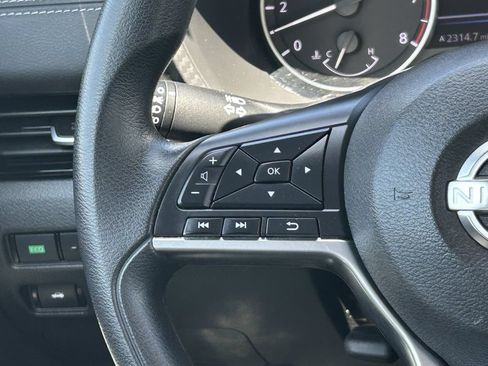 Used 2024 Nissan Sentra SV FWD image 22
