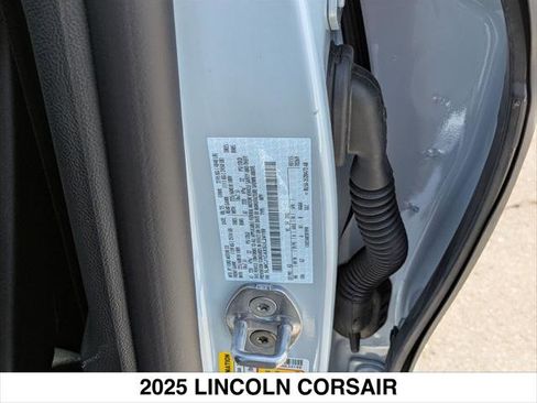 New 2025 Lincoln Corsair Premiere w/ Equipment Group 101A image 15