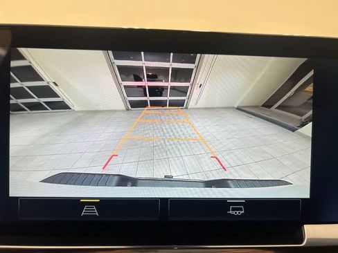 Certified 2025 Chevrolet Silverado 2500 LT w/ Convenience Package image 14