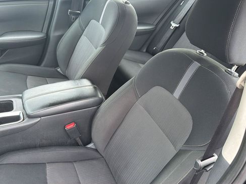 Used 2025 Nissan Sentra SV w/ All-Weather Package FWD image 29