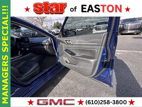 Used 2024 Nissan Altima 2.5 SR w/ SR Premium Package image 13