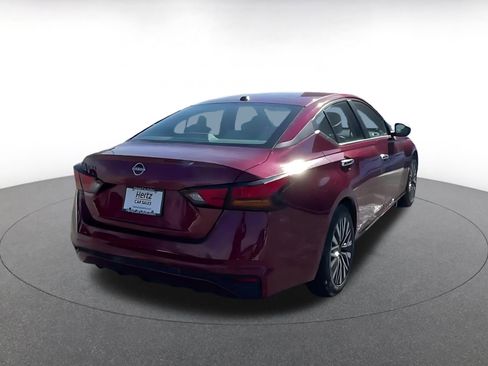 Used 2025 Nissan Altima 2.5 SV image 10