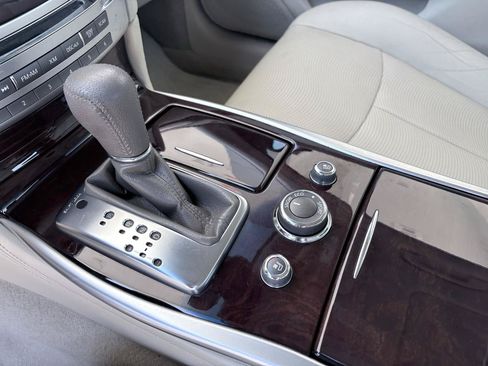Used 2011 INFINITI M37 w/ Premium Pkg RWD image 16