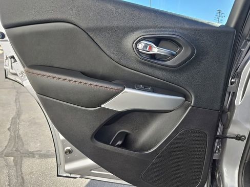 Used 2018 Jeep Cherokee Trailhawk w/ Cold Weather Group image 35