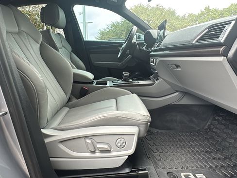 Used 2022 Audi Q5 2.0T Premium w/ Convenience Package image 28