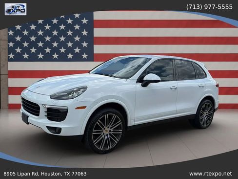 Used 2017 Porsche Cayenne Platinum Edition AWD/4WD image 4