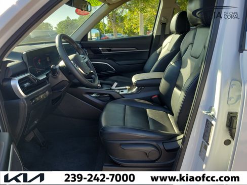Certified 2024 Kia Telluride LX FWD image 20