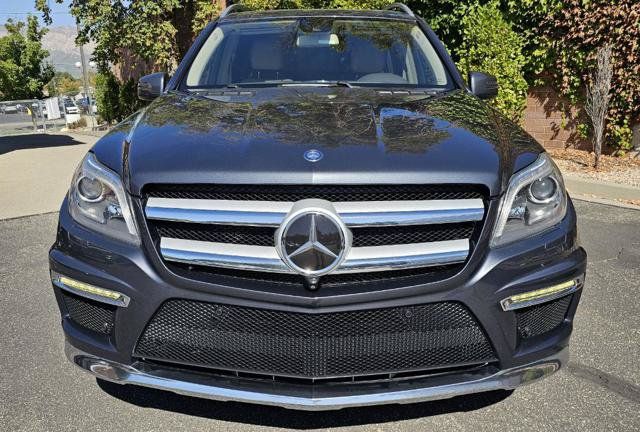 Used 2014 Mercedes-Benz GL 550 4MATIC w/ Driver Assistance Package image 2