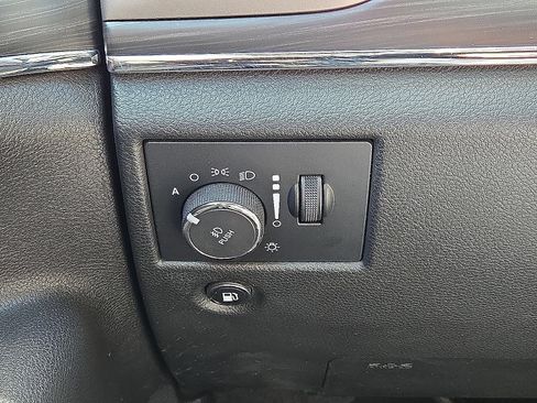 Used 2021 Jeep Grand Cherokee Limited w/ Trailer Tow Group IV AWD/4WD image 27