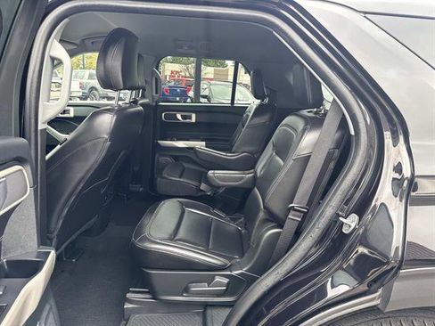 Used 2023 Ford Explorer XLT w/ Equipment Group 202A image 29