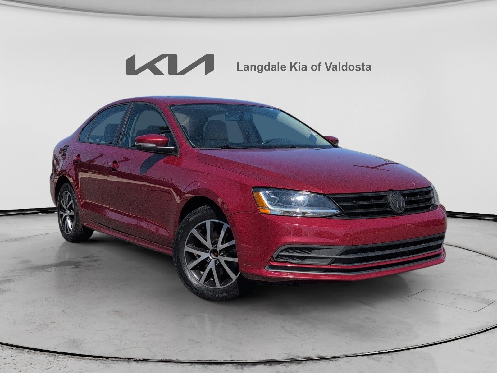 Used 2018 Volkswagen Jetta SE FWD image 2