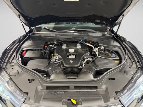 Used 2021 Maserati Levante image 8