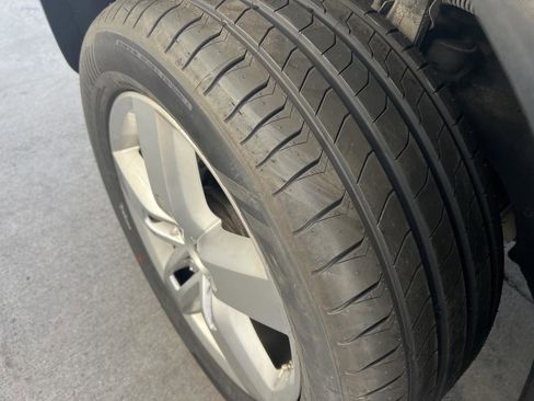 Used 2014 Volkswagen Touareg TDI image 13