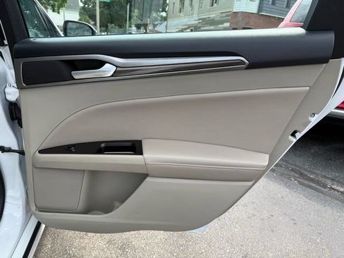 Used 2020 Ford Fusion SEL FWD image 18