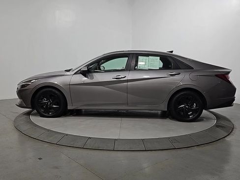 Used 2023 Hyundai Elantra SEL w/ Cargo Package FWD image 2