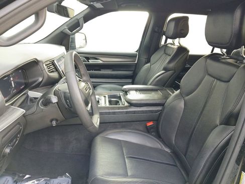 Used 2024 Jeep Wagoneer L Series II image 19