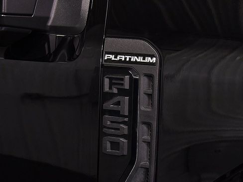 Used 2025 Ford F450 Platinum w/ FX4 Off-Road Package image 10