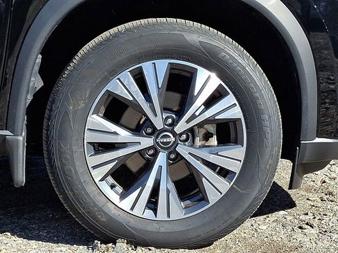 Certified 2023 Nissan Rogue SV image 9