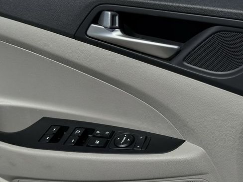 Used 2019 Hyundai Tucson SE image 24