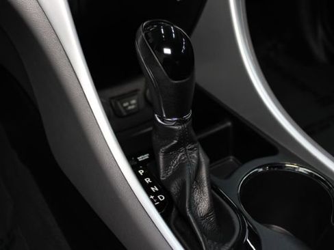 Used 2013 Hyundai Sonata SE FWD image 12