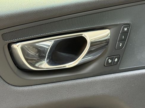 Used 2018 Volvo XC60 T5 Inscription w/ Convenience Package image 24