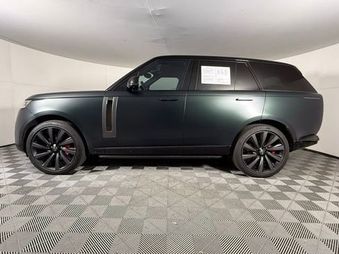Certified 2025 Land Rover Range Rover SV image 3