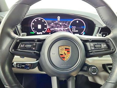 Used 2024 Porsche Cayenne S image 15