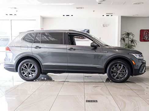 Used 2022 Volkswagen Tiguan SE AWD/4WD image 9