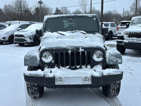 Used 2014 Jeep Wrangler Unlimited Sahara w/ Connectivity Group image 6