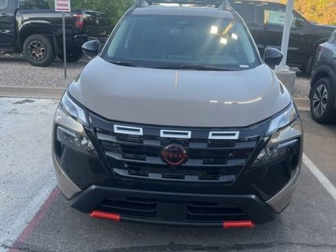 Used 2025 Nissan Rogue SV w/ Rock Creek Premium Package AWD/4WD image 4