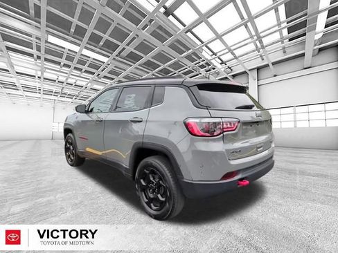 Used 2024 Jeep Compass Trailhawk AWD/4WD image 6