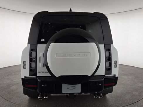 New 2025 Land Rover Defender 130 V8 AWD/4WD image 7