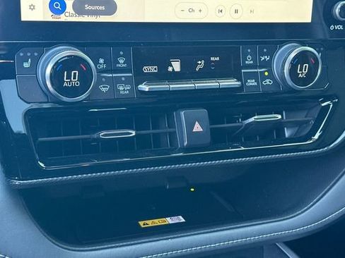 Used 2023 Toyota Highlander XSE AWD/4WD image 24