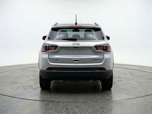 Used 2025 Jeep Compass Limited AWD/4WD image 7