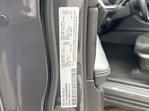 Used 2025 Jeep Grand Cherokee L Laredo AWD/4WD image 26
