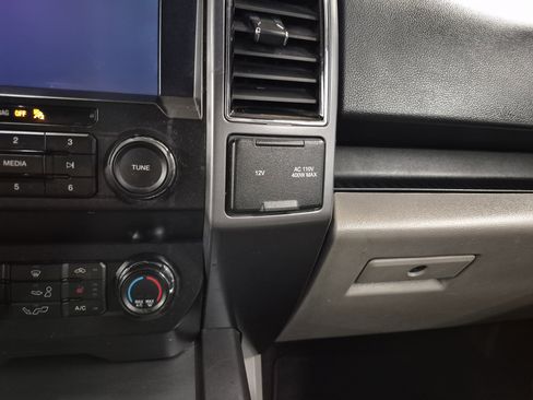 Used 2020 Ford F150 XLT w/ Equipment Group 302A Luxury AWD/4WD image 30